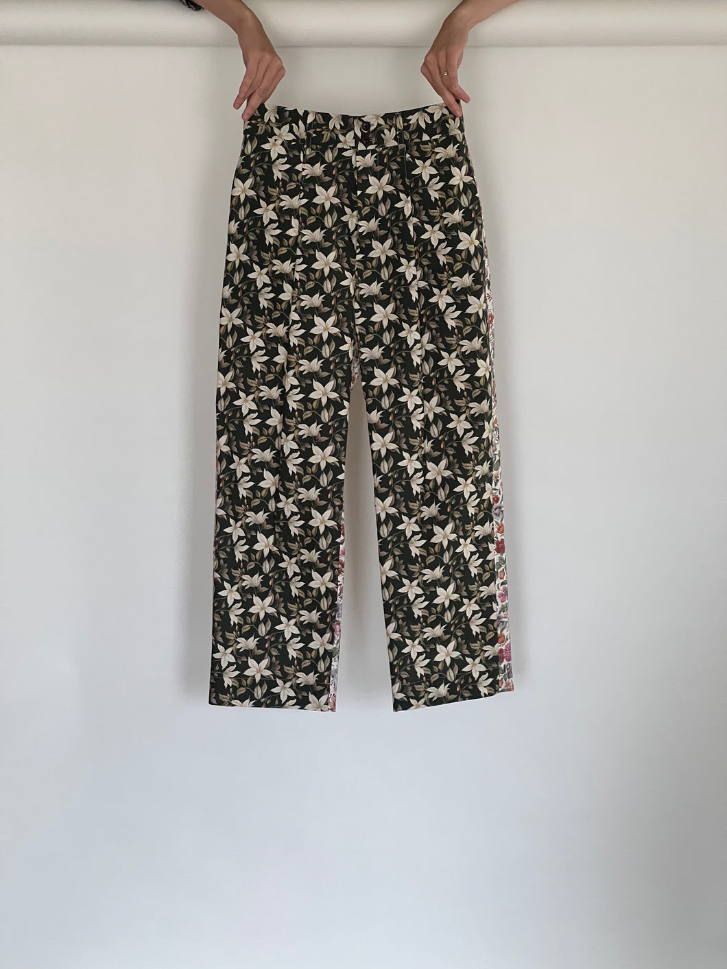 Floral poplin trousers